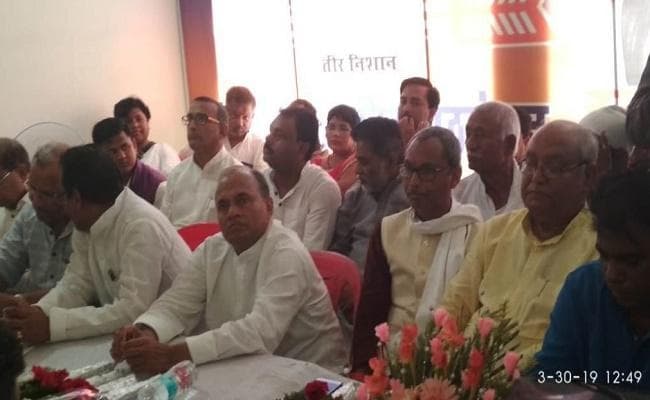 एनडीए कार्यकर्ताओं के साथ आरसीपी सिंह ने की बैठक, कई ने थामा जदयू का दामन
