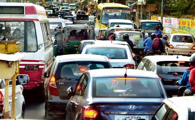 ट्रैफिक : सुजाता चौक पर सबसे ज्यादा दबाव, रोजाना 32 हजार से 47 हजार गाड़ियां गुजरती हैं यहां से
