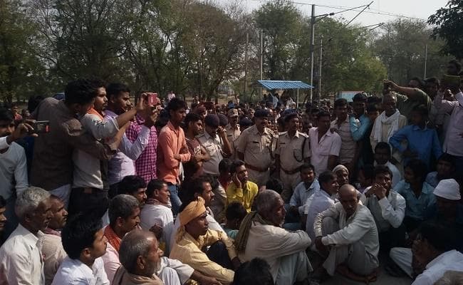 बिहार : गया में ट्रेन से कटकर एक ही परिवार के तीन लोगों की मौत