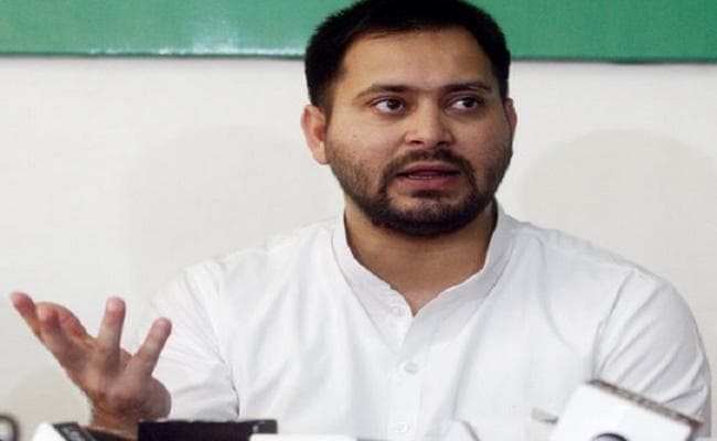 तेजस्वी का ट्वीट, बिहार में पीएम मोदी के चुनावी सभा को लेकर एनडीए पर निशाना