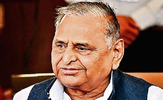 मैनपुरी से पांचवीं बार एमपी बनने पहुंचे मुलायम, मायावती भी करेंगी प्रचार, सपा संरक्षक ने किया नोमिनेशन