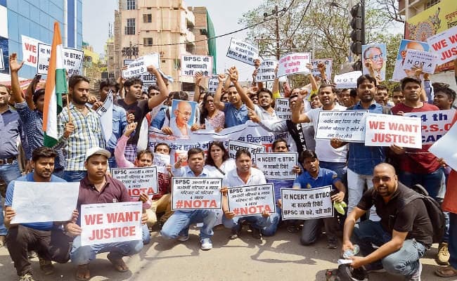 पटना : टीइटी के गलत प्रश्नों के मिलेंगे अंक, इधर बीपीएससी अभ्यर्थियों का गड़बड़ियों के खिलाफ हुआ हंगामा