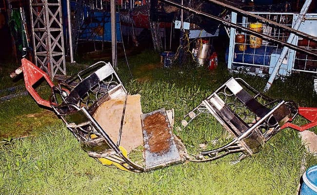 मुजफ्फरपुर : डिजनीलैंड में झूला टूटा, कई लोग जख्मी, गुस्साये लोगों ने खाने-पीने की दुकानों में की तोड़फोड़