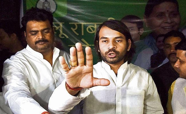 सारण से ससुर के खिलाफ लड़ेंगे तेजप्रताप, भाई तेजस्‍वी समेत राजद के नेताओं पर साधा निशाना