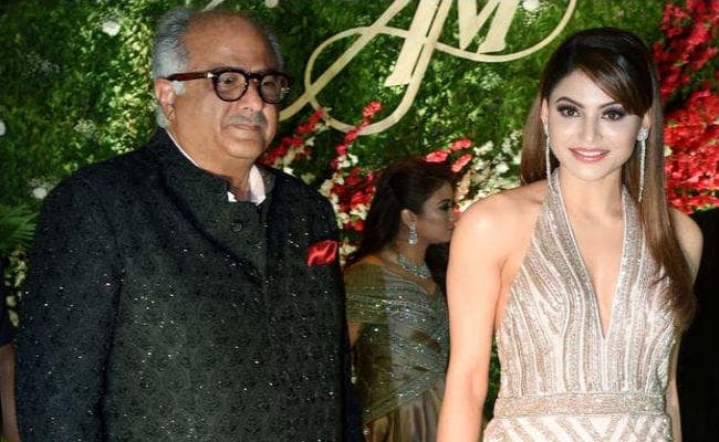 Viral Video : बोनी कपूर ने उर्वशी रौतेला को कुछ ऐसे किया टच, सोशल मीडिया पर हुए ट्रोल, एक्ट्रेस ने दिया यह रिएक्शन