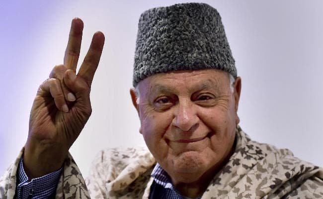 मोदी ने एक्टिंग में शाहरूख खान को पछाड़ दिया, जानें किस नेता ने कहा