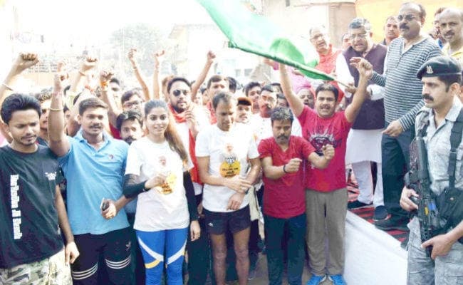 रन फॉर नमो अगेन में दौड़े अंतरराष्ट्रीय धावक और अभिनेत्री, रविशंकर बोले- कांग्रेस का ''मेनिफेस्टो'' देश को तोड़नेवाला