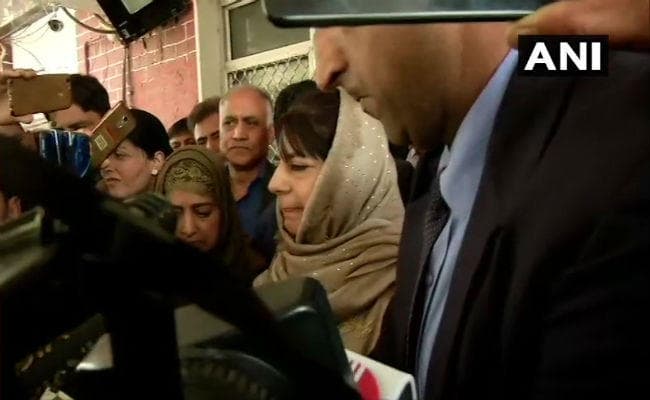 विलय संबंधी शर्तों को बदला गया, तो जम्मू-कश्मीर के भारत के साथ संबंध समाप्त हो जायेंगे: महबूबा