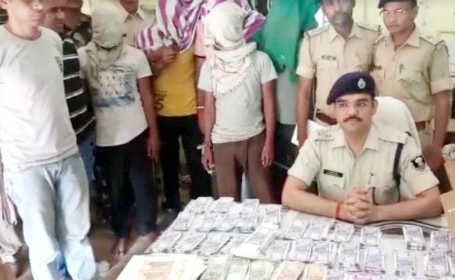 छपरा : पांच लाख 25 हजार के जाली नोट बरामद, पांच गिरफ्तार, UP और असम में खप चुके हैं एक करोड़ से ज्यादा नोट