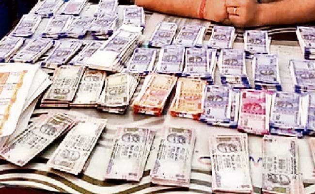 छपरा में सवा पांच लाख के नकली नोट बरामद, पांच गिरफ्तार, यूपी व असम तक नेटवर्क