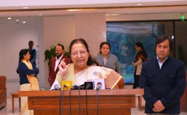 आठ बार लोकसभा में सांसद रहीं सुमित्रा महाजन नहीं लड़ेंगी चुनाव, नाराज होकर कहा- आ गयी हूं 75 साल की कैटेगरी में