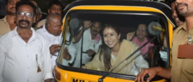 ऐसे चुनाव प्रचार में लगीं हुईं हैं ””रंगीला गर्ल”” उर्मिला