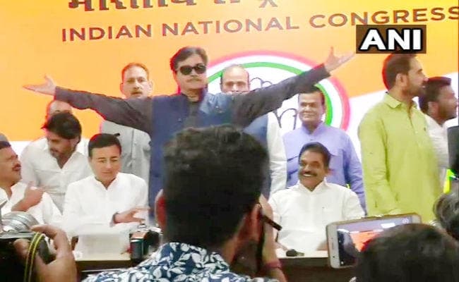 पार्टी छोड़ कांग्रेस में शामिल हुए BJP के ''शत्रु'', बिहार कांग्रेस प्रभारी को भाजपा नेता बताया, फिर कहा...