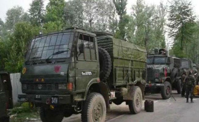 J&K : आतंकवादियों की बर्बरता, छुट्टी पर आये सेना के जवान को घर में घुसकर मारी गोली