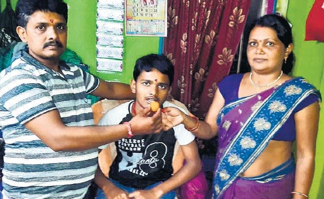 बिहार बोर्ड मैट्रिक परीक्षा रिजल्ट : 18 टॉपरों में 16 सिमुलतला स्कूल के, बांका के सावन टॉपर, नवादा के रौनित को मिला दूसरा स्थान