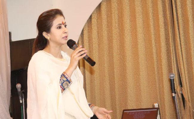 बॉलीवुड अभिनेत्री उर्मिला मातोंडकर के खिलाफ करायी गयी थाने में शिकायत दर्ज