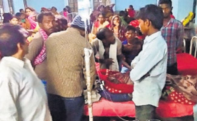 कटिहार में ठनके से तीन किसानों  की गयी जान, 10 झुलसे, इधर, सीवान में आंधी से दीवार गिरी, बच्चे की मौत