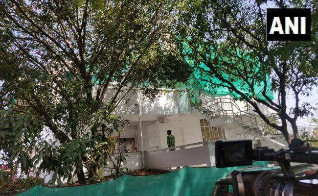 मध्य प्रदेश के CM कमलनाथ से जुड़े लोगों के 50 ठिकानों पर आयकर विभाग की छापेमारी