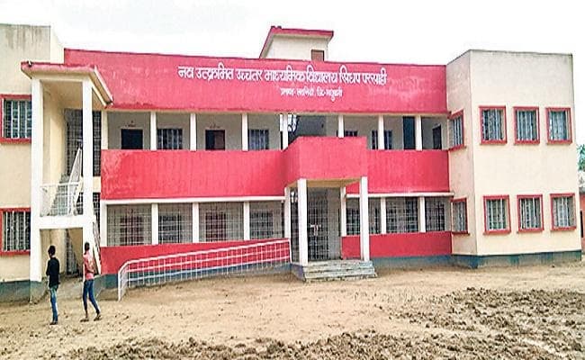 Bihar Board Matric Result : जिस विद्यालय के तीन टॉपर, वहां नहीं हैं एक भी शिक्षक