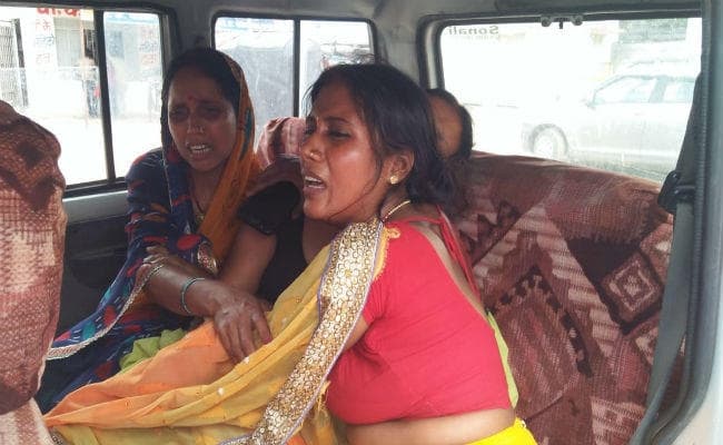 सनकी पति ने चाकू से गोदकर पत्नी को उतार दिया मौत के घाट