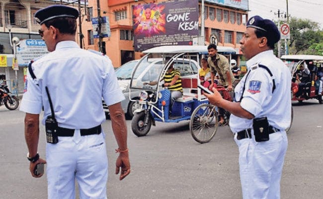 सिलीगुड़ी : दो साल बाद फिर हुआ खाकी वर्दी का रंग सफेद