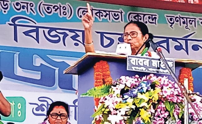 जलपाईगुड़ी : मोदी बाबू को सता रहा है हार का डर : ममता बनर्जी