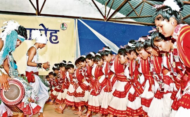 रांची : प्रकृति पर्व सरहुल आज, दोपहर 1:00 बजे से मेन रोड में नहीं आ सकेंगे वाहन, ड्रोन कैमरे से की जायेगी जुलूस की निगरानी