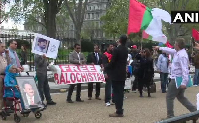 व्हाइट हाउस के बाहर अमेरिका में पाकिस्तान के खिलाफ हुआ जोरदार प्रदर्शन