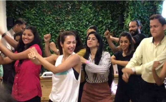 मलाइका अरोड़ा ने ''छैयां छैयां'' गाने पर किया धमाकेदार डांस, VIDEO