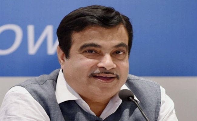 राष्ट्रीय सुरक्षा से जुड़े मुद्दों का राजनीतिकरण कर रही है कांग्रेस : गडकरी