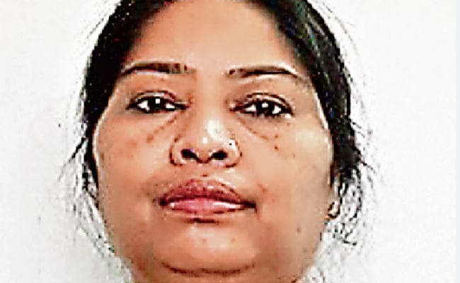 जमशेदपुर : शिबू सोरेन की बेटी अंजनी ने मयूरभंज सीट से भरा परचा