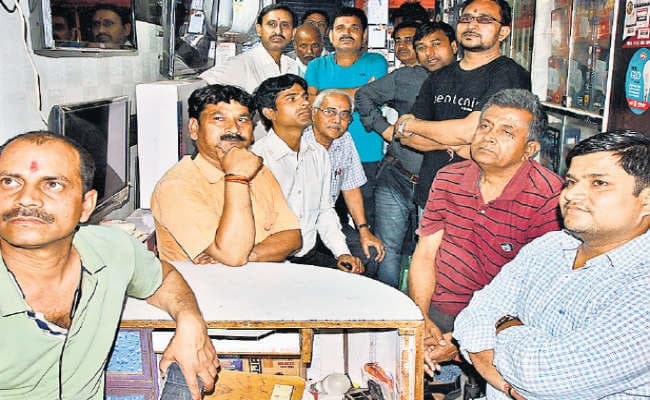 तीन लोकसभा क्षेत्र, एक अंदाज, वोटरों की चुप्पी, सांसत में फंसी है प्रत्याशियों की जान