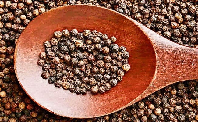 म्यांमार से सोना, वियतनाम से काली मिर्च की हो रही तस्करी, गया बनता जा रहा सोना की तस्करी का सेफ रूट