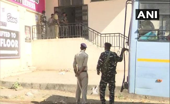 ”4 राज्य, 52 ठिकाने” : आयकर विभाग ने जब्त किये 281 करोड़ रुपये, किसी बड़ी राजनीतिक पार्टी को भेजा जानेवाला था पैसा