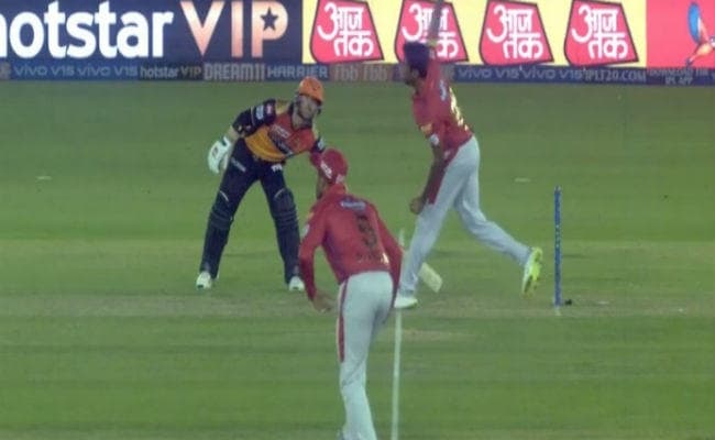 IPL 2019: अश्विन के सामने मांकड़िंग को लेकर काफी सतर्क रहे वार्नर, देखें वीडियो