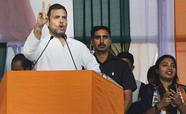 राहुल का मोदी पर तीखा हमला, कहा - कायर चौकीदार सीधी चर्चा से भाग रहा