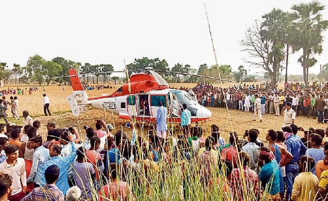 गया : खराब मौसम के कारण खेत में उतरा मोदी और रामविलास का हेलीकॉप्टर