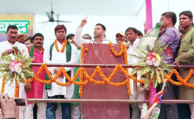 लोकसभा चुनाव : खगड़िया में तेजस्वी ने कहा- देश, संविधान, आरक्षण और लालू को न्याय दिलाने का है यह चुनाव