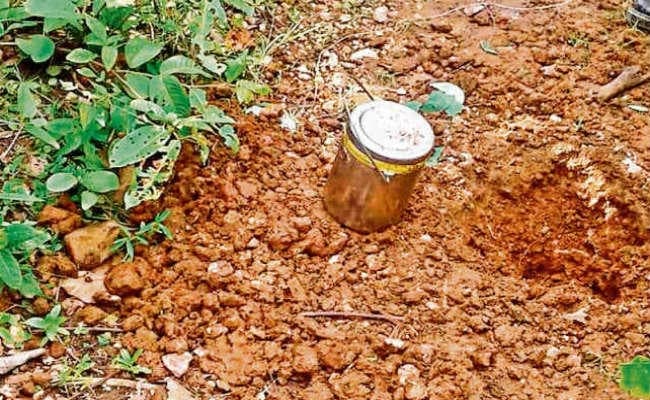 गया : नक्सलियों की साजिश, चुनाव से पहले मिले तीन केन बम!