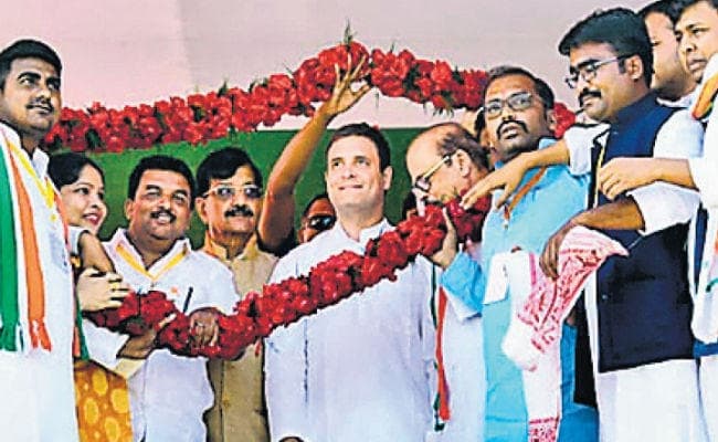 कटिहार :मोदी सरकार ने अमीरों को दे दी किसानों की जमीन: राहुल गांधी