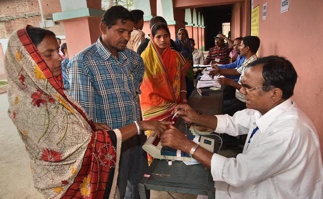 लोकसभा चुनाव : बिहार में 4 सीटों के नक्सल प्रभावित 15 विधानसभा क्षेत्रों में मतदान संपन्न