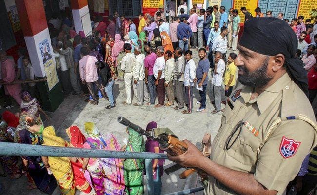 Loksabha Election 2019 : उत्तर प्रदेश की आठ सीटों पर 63.69% मतदान