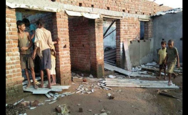 झारखंड:  नक्सलियों ने वन विभाग के एक निर्माणाधीन भवन में ब्लास्ट किया