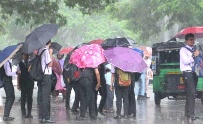 झारखंड के कई जिलों में थोड़ी देर में तेज हवाओं के साथ बारिश और वज्रपात के आसार