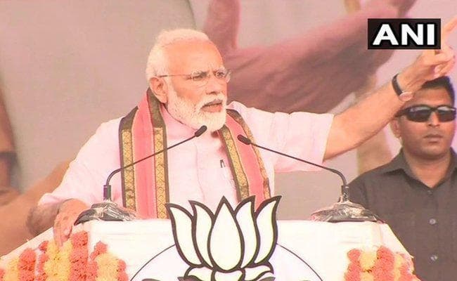 कर्नाटक में गरजे PM मोदी, कहा - कांग्रेस-जदएस की सरकार 20 प्रतिशत कमीशन वाली