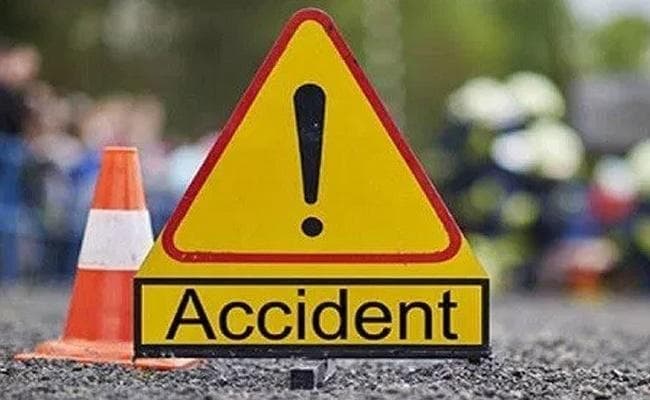 बिहार : ट्रक की चपेट में आने से बाइक सवार दो सगे भाइयों की मौत, चार घंटे तक जाम किया एनएच