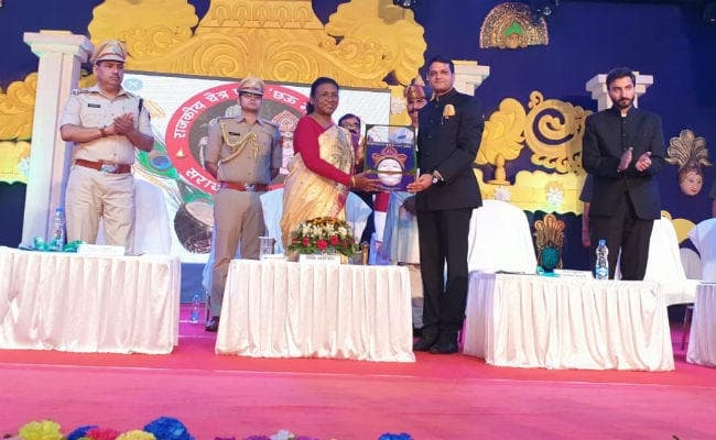 सरायकेला : छऊ महोत्‍सव में शामिल हुईं राज्‍यपाल, कहा - यह राज्य की सांस्कृतिक धरोहर