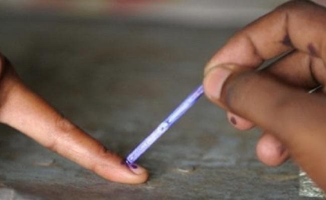 मतदान करते हुए फोटो वायरल करने पर लोजपा व्यावसायिक प्रकोष्ठ नगर अध्यक्ष के भाई पर प्राथमिकी दर्ज