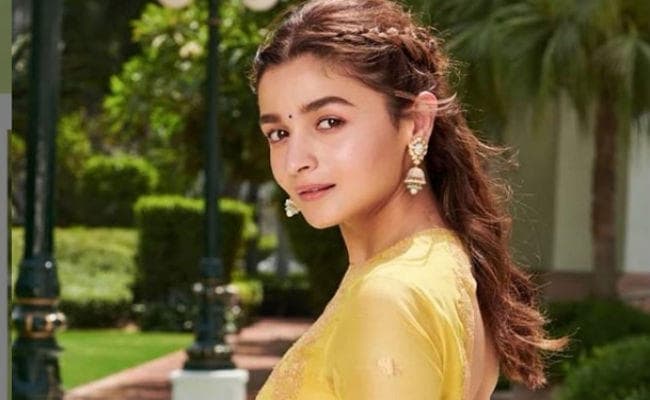 लोकसभा चुनाव 2019 : आलिया भारत में नहीं कर सकती वोट, जानें वजह