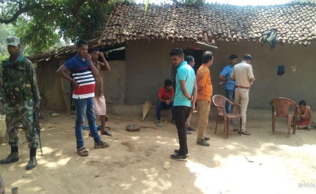 दो बच्‍चों की मां से मिलने गये प्रेमी की हत्या, शव को जलाने का प्रयास, प्रेमिका की भी पिटाई